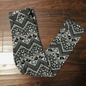 Victoria’s secret PINK Tribal Leggings